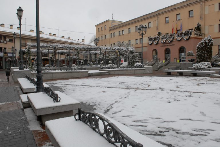 La nieve forma en Pozuelo una imagen memorable