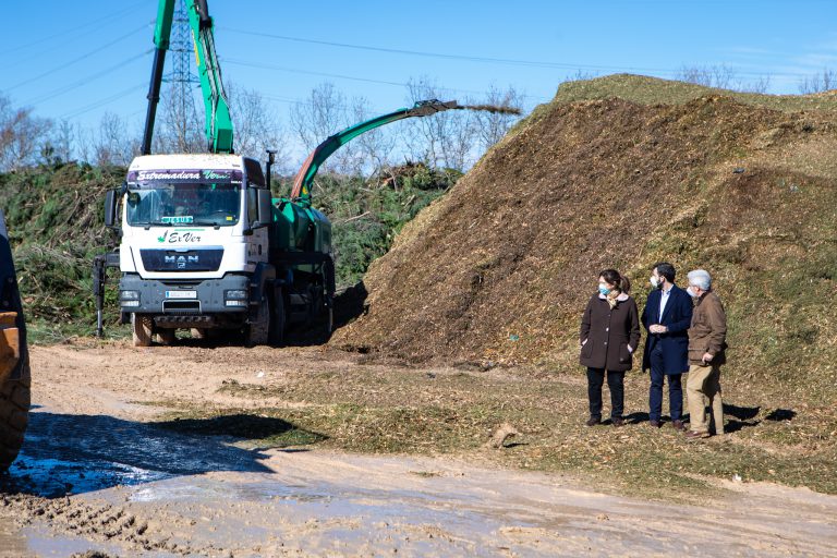 El Ayuntamiento trata los restos vegetales en el Parque Forestal Adolfo Suárez