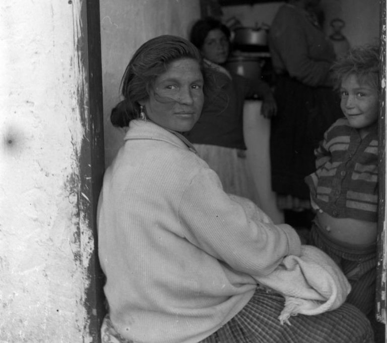 La exposición fotográfica ‘Romis’ sitúa a la mujer gitana como protagonista