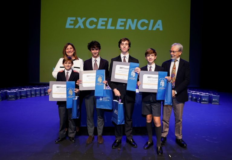 La ciudad reconoce el mérito y la excelencia de sus mejores alumnos