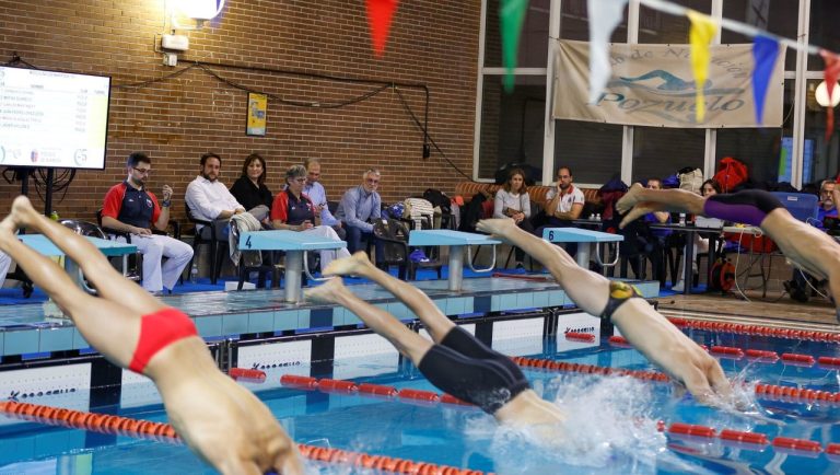 El Club Natación Pozuelo celebra su 25 aniversario con un torneo en la piscina del Torreón