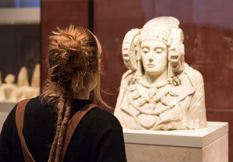 El Día de la Mujer llega a Pozuelo con una exposición de mujeres artistas de la ciudad