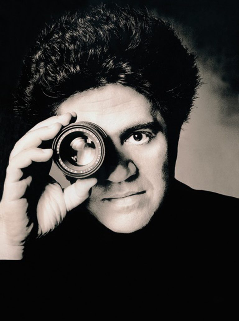 El Centro Cultural Padre Vallet recuerda La Movida Madrileña a través de la fotografía