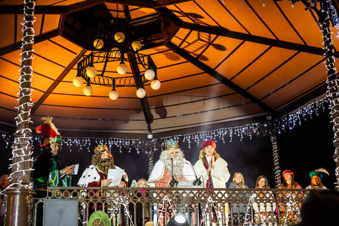 discurso de los reyes magos en el templete del parque José Martín-Crespo Díaz