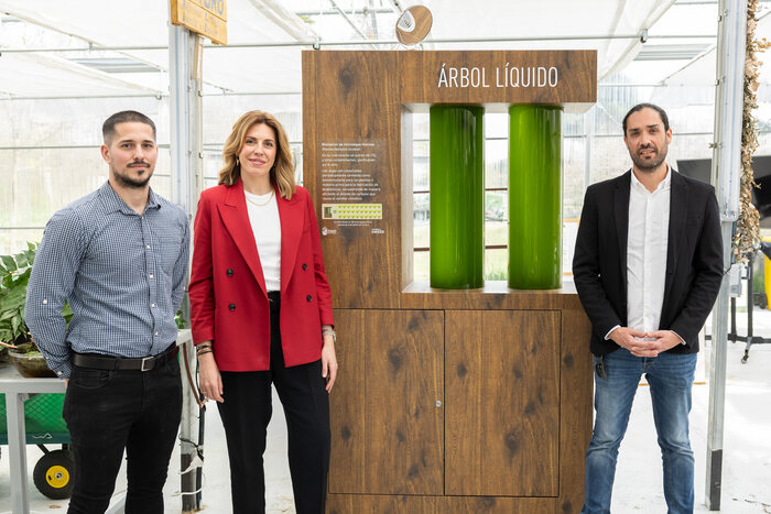 Paloma Tejero en la presentación del primer árbol líquido