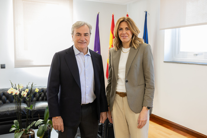Paloma Tejero recibe a Carlos Sainz